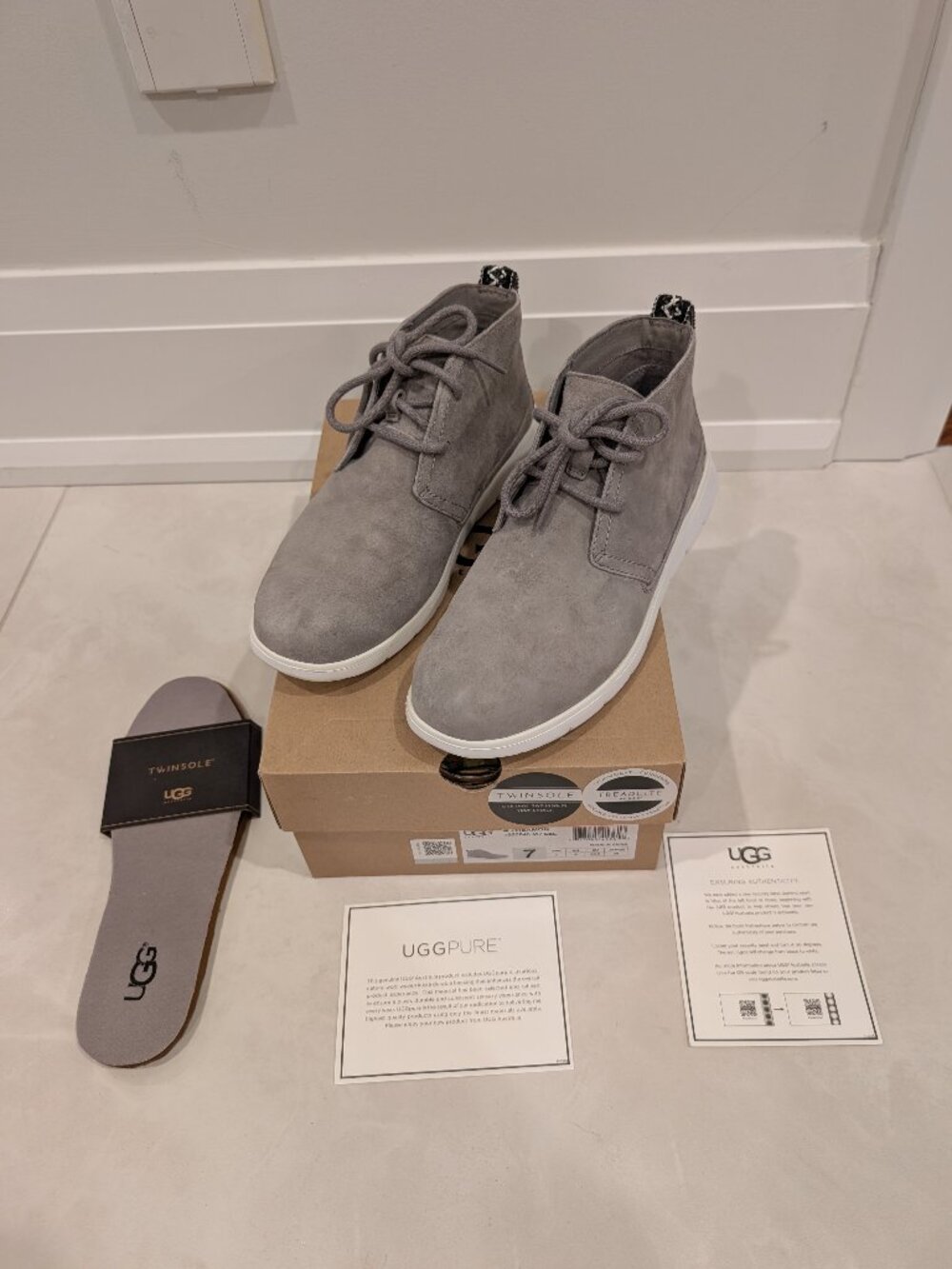 UGG Australia Men's Freamon Suede Chukka Boots Sealed Gray Size 7
